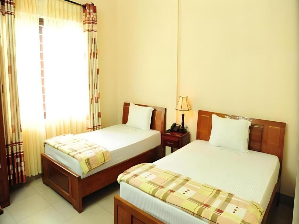 Hong Thang Hotel Hue Bagian luar foto