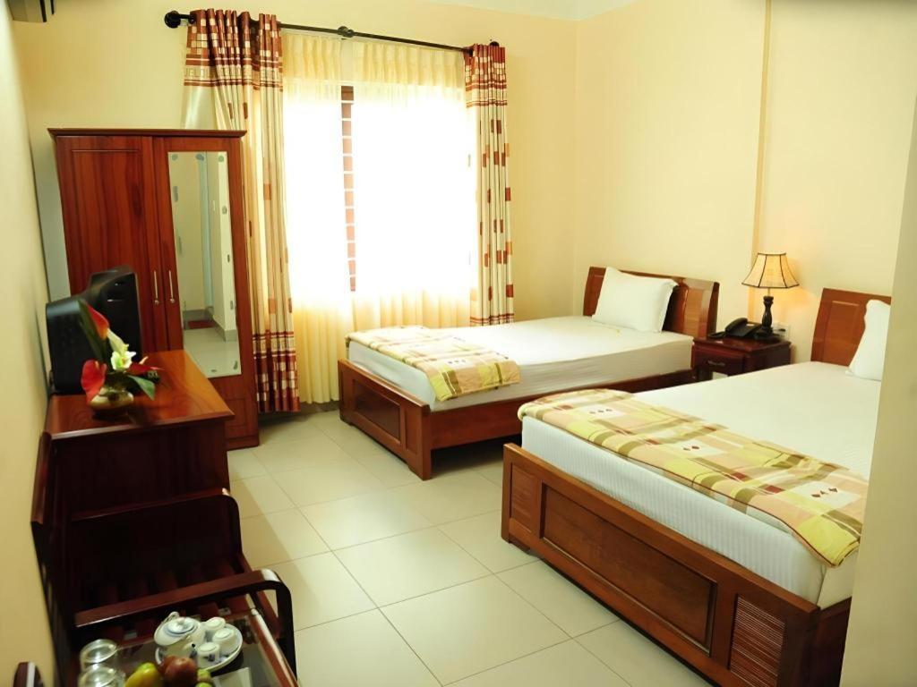 Hong Thang Hotel Hue Bagian luar foto