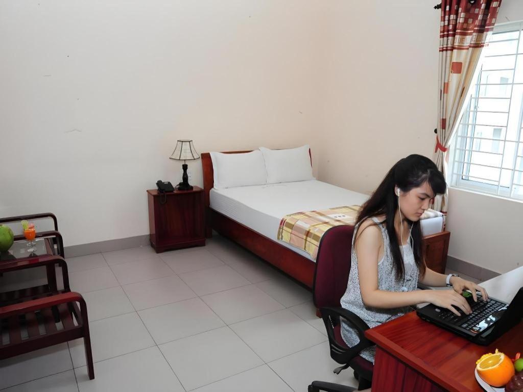 Hong Thang Hotel Hue Bagian luar foto