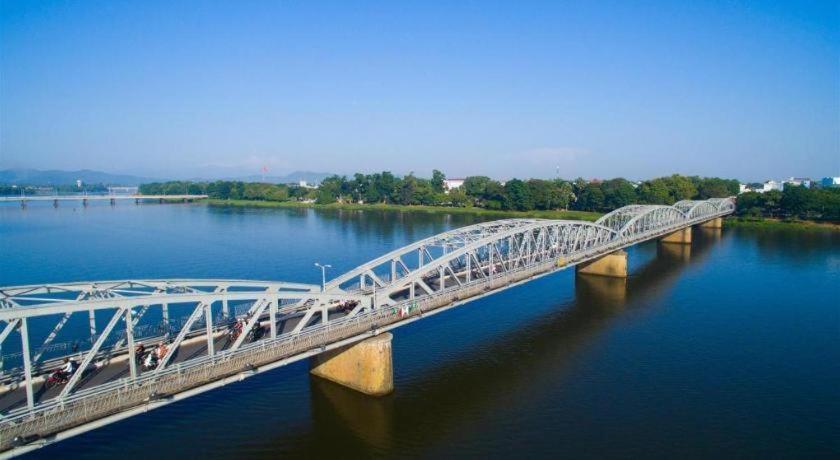 Hong Thang Hotel Hue Bagian luar foto