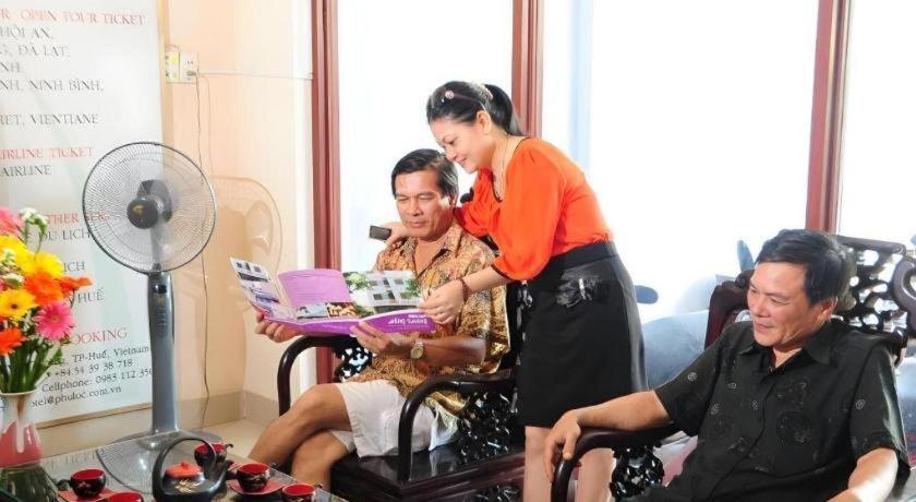 Hong Thang Hotel Hue Bagian luar foto