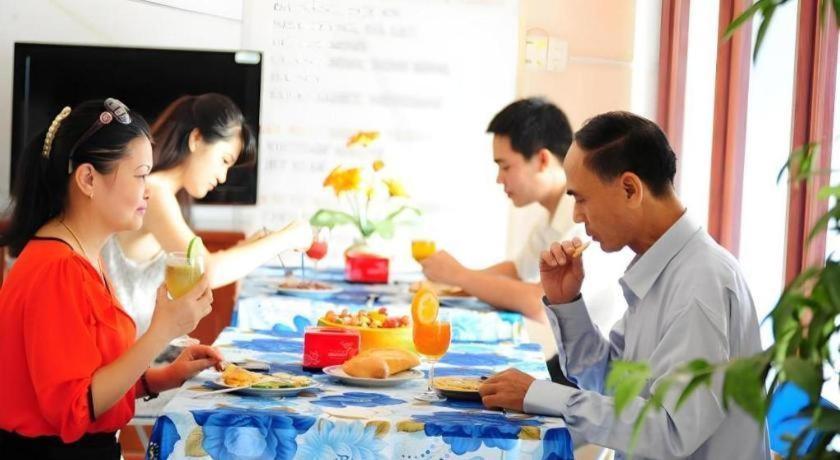 Hong Thang Hotel Hue Bagian luar foto