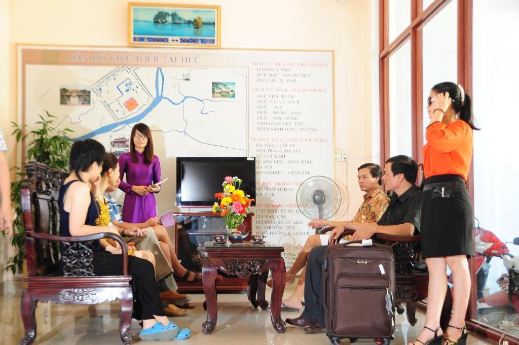 Hong Thang Hotel Hue Bagian luar foto